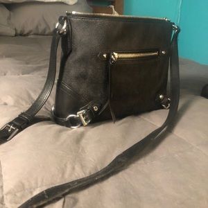 SOLD✅Michael Kors crossbodySOLD✅